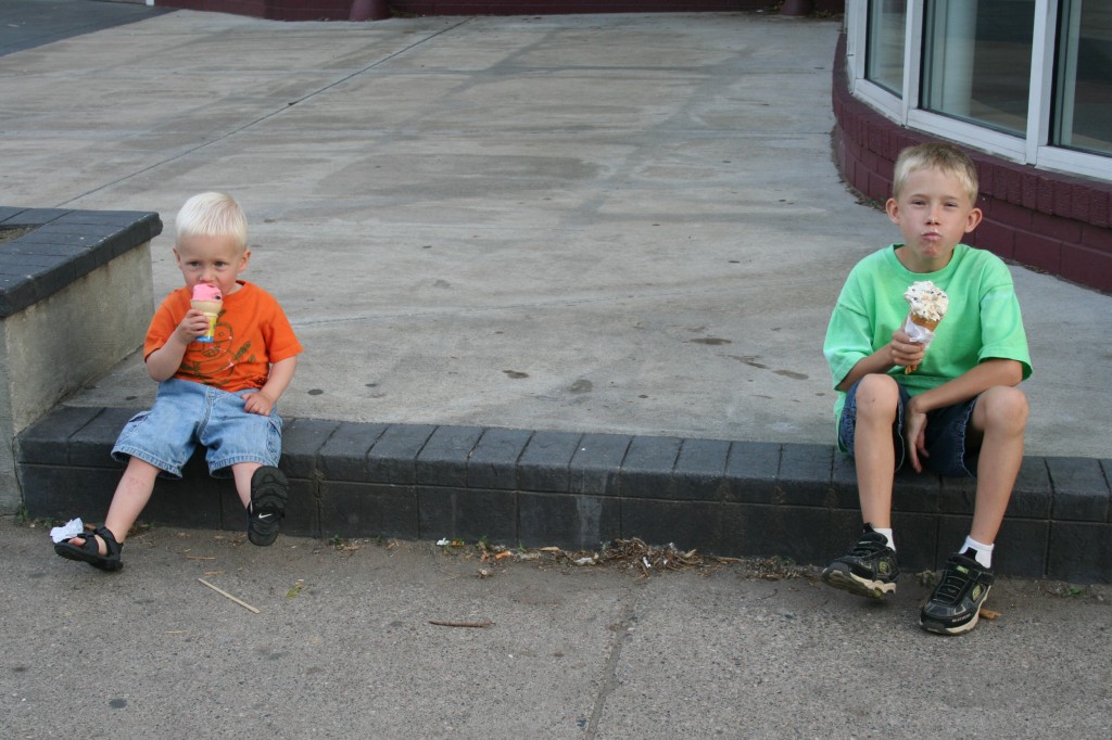 Boys with ice cream cones