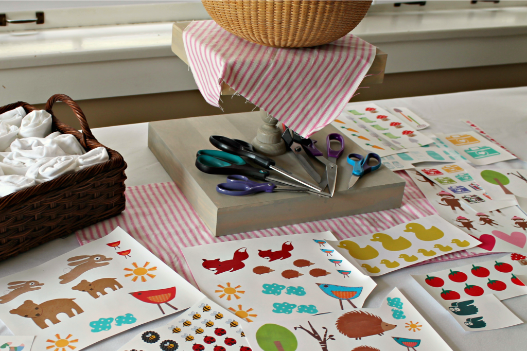 onesie table tray